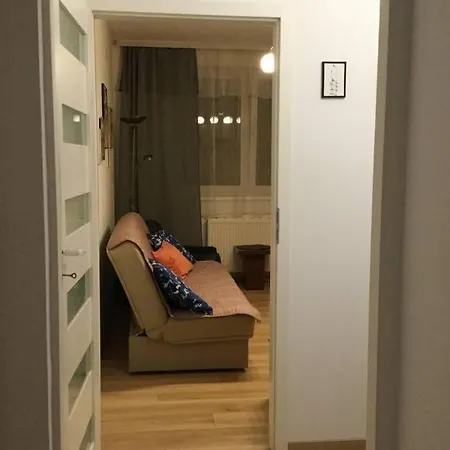 Spacious Near City Center Apartment *