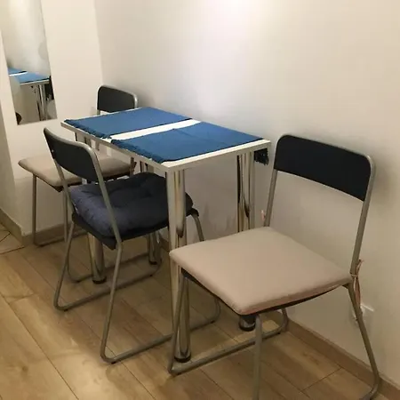 Spacious Near City Center Apartment Krakow
